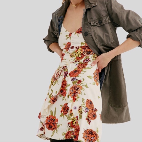 FREE PEOPLE HAPPY HEART FLORAL RUCHED MINI DRESS - Picture 1 of 16